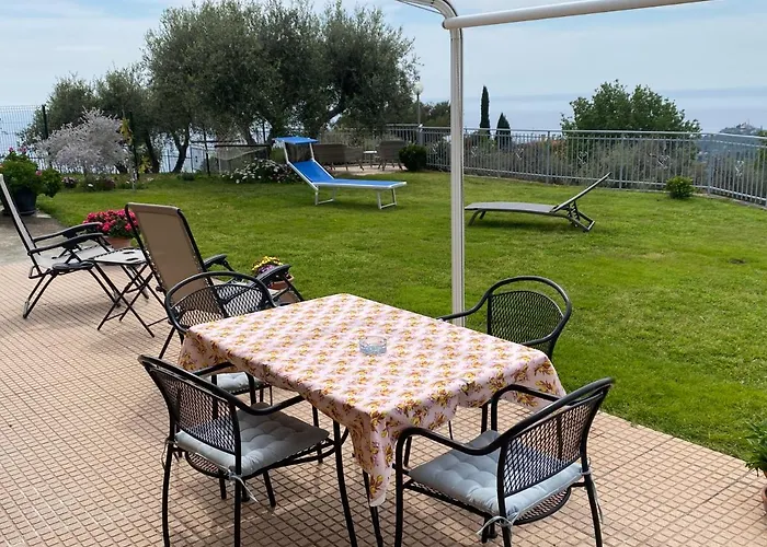 Casa Vista Mare - Superb Garden And Parking Included